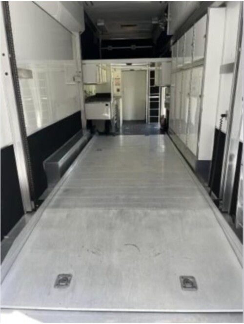 2004 T&E 34' Aluminum Stacker Tag, Loaded, Power Awning, Long Lift, A/C - Image 15